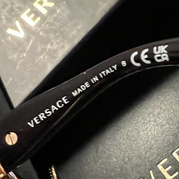 VERSACE LUXXOTICA BLACK OCTAGON FRAMES WGOLD LATTICE DETAIL & GOLDEN CHAIN INCL - Picture 4 of 8